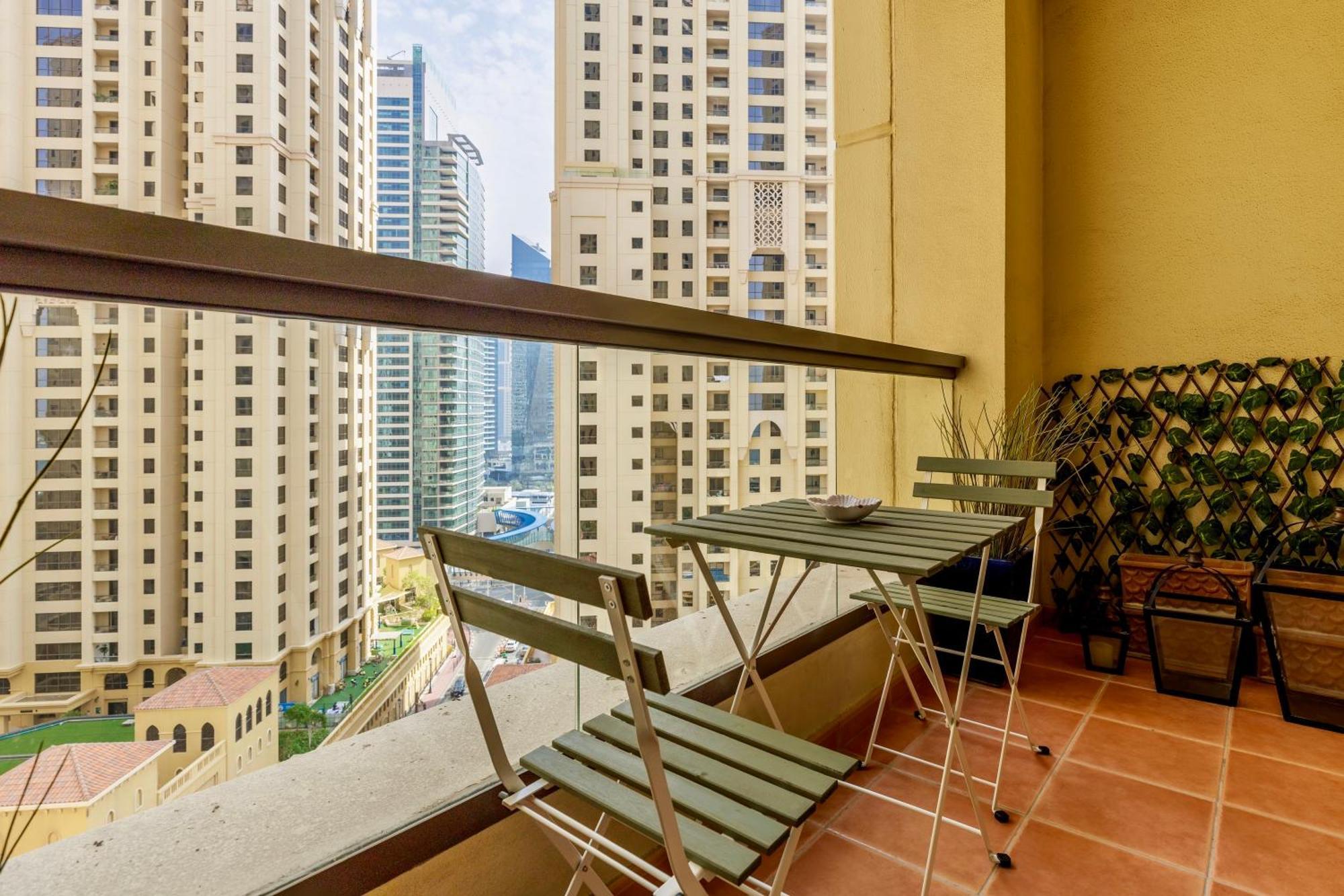 Apartamento Maison Privee - Serene & Luxury Retreat In The Heart Of Jbr Beach Dubái Exterior foto